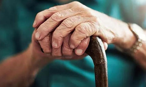 不養(yǎng)老的子女能繼承老人財(cái)產(chǎn)嗎